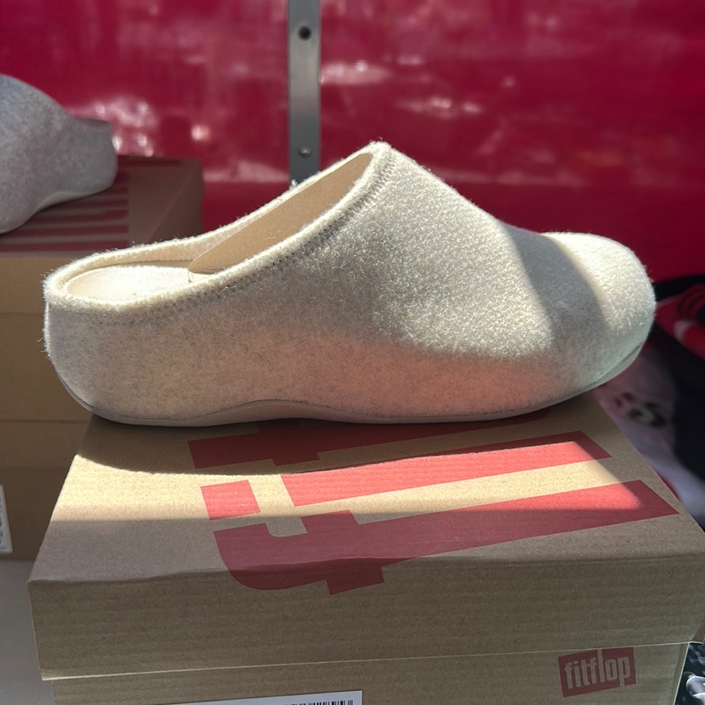 Fitflop Shuv Felt Clogs Ivory Size:8